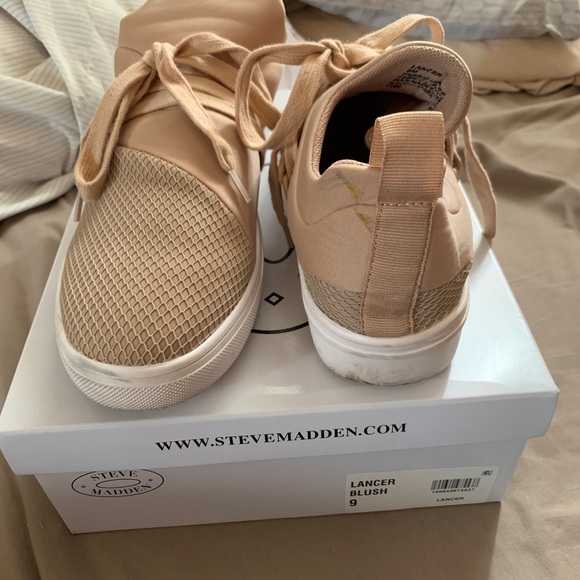 Steve Madden Blush Sneakers - Picture 4 of 6